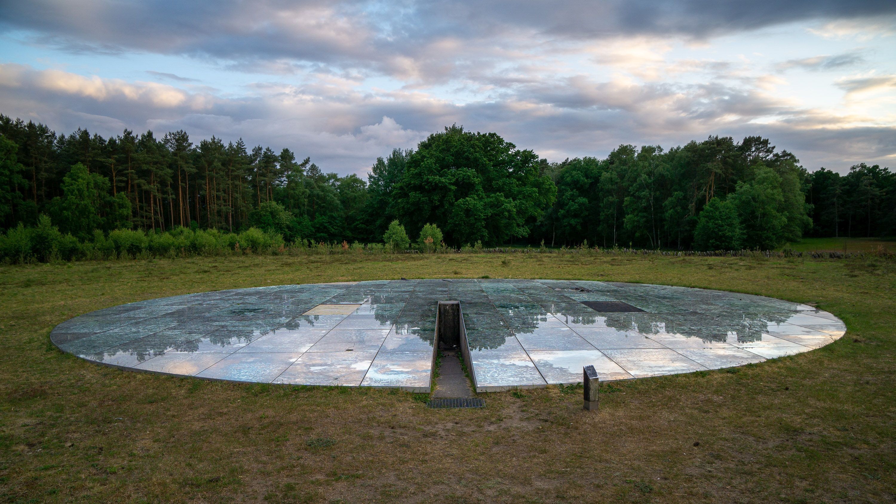 Das Kunstwerk Himmel und Erde am Ortseingang von Neuenkirchen