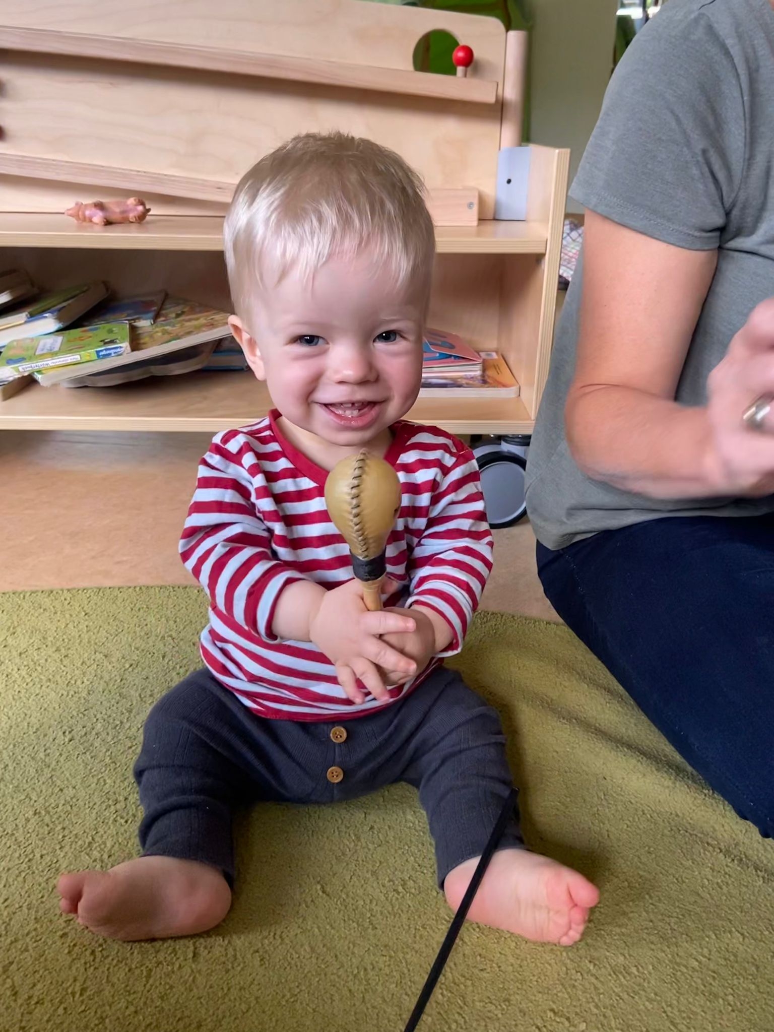 Kind musiziert  Kind musiziert