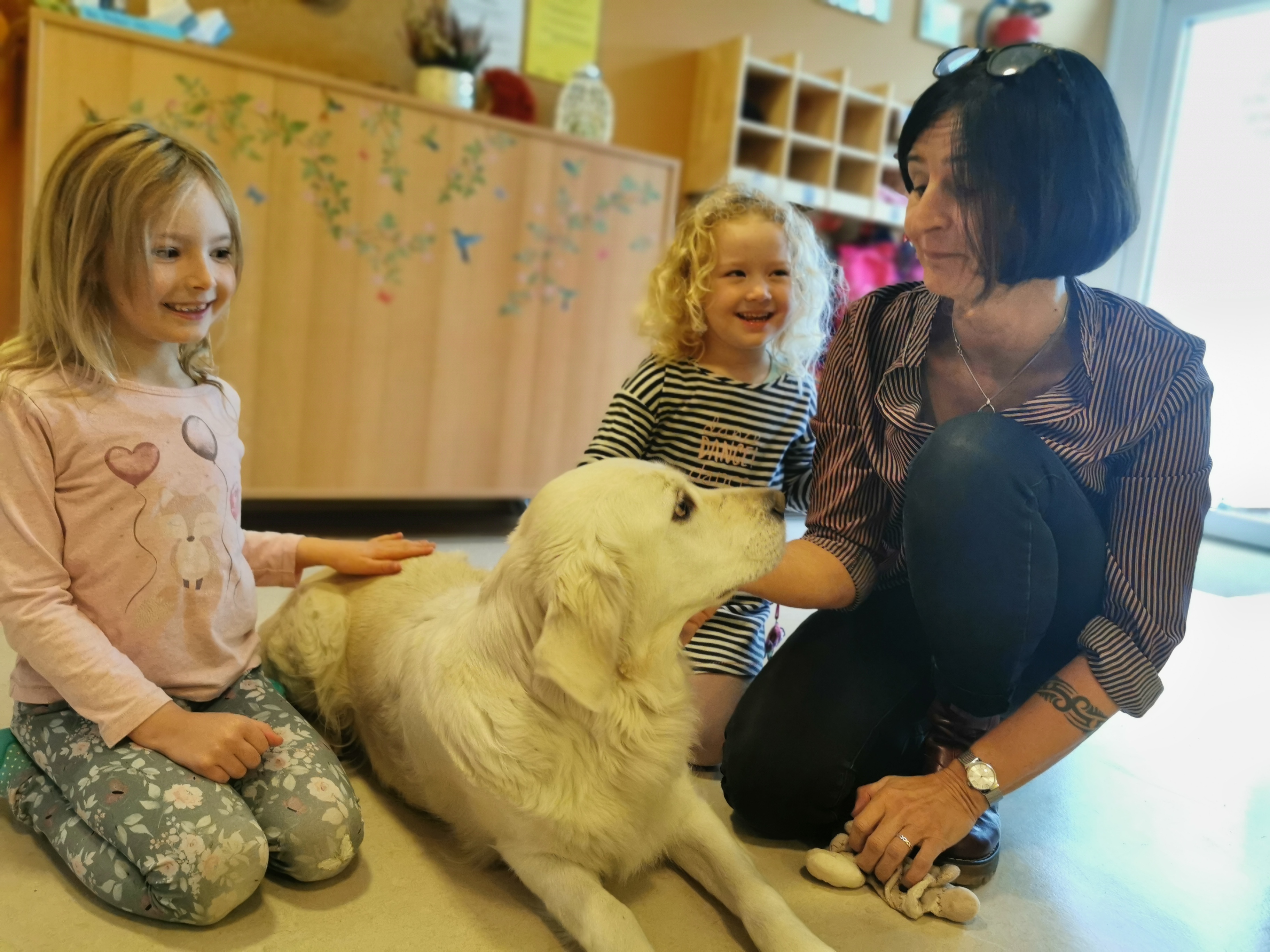 Kinder mit Hund Frieda Kinder mit Hund Frieda
