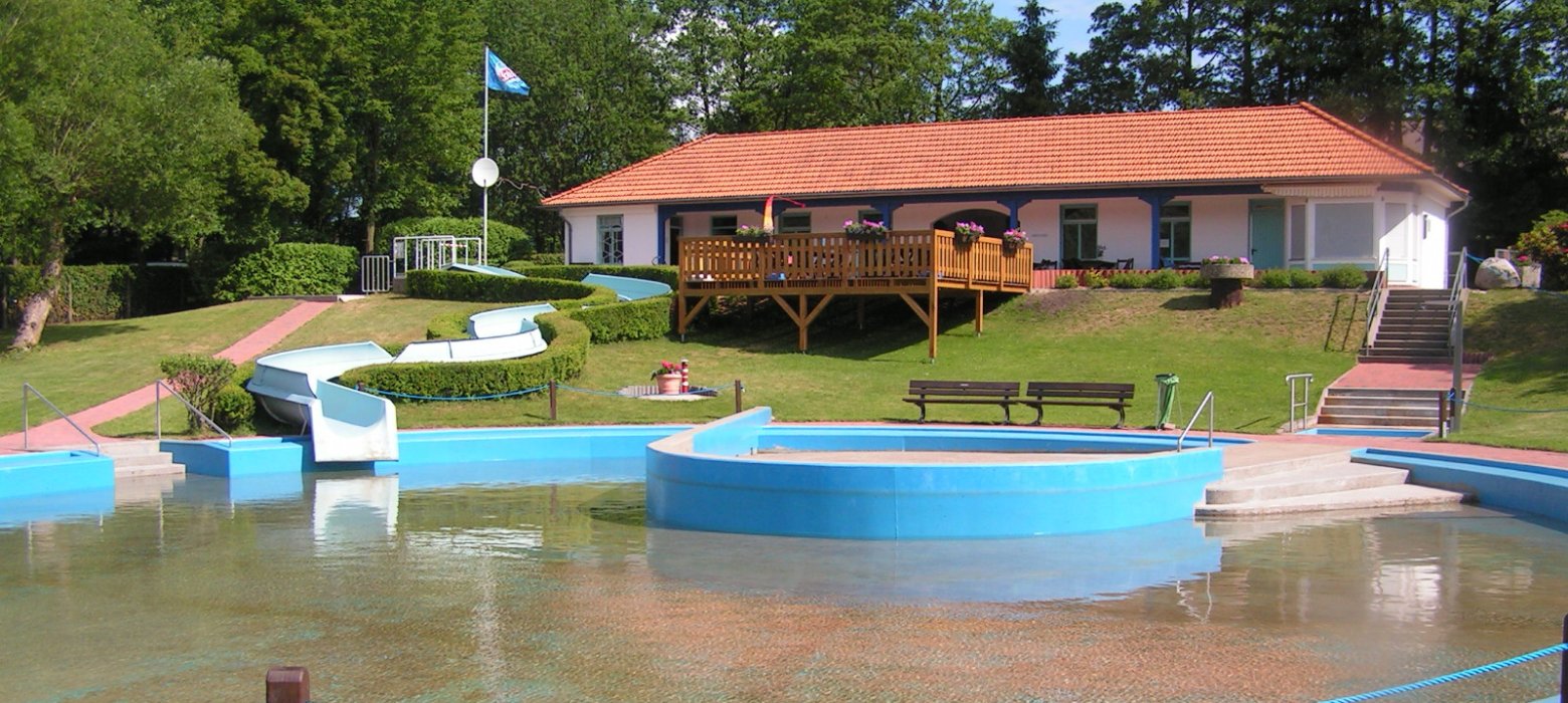 Zwembad Naturbad im Hahnenbachtal