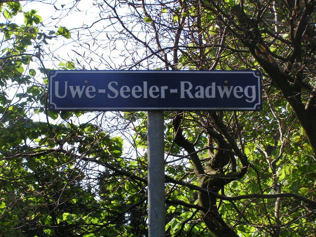 Schild Uwe-Seeler-Radweg Uwe-Seeler-Radweg