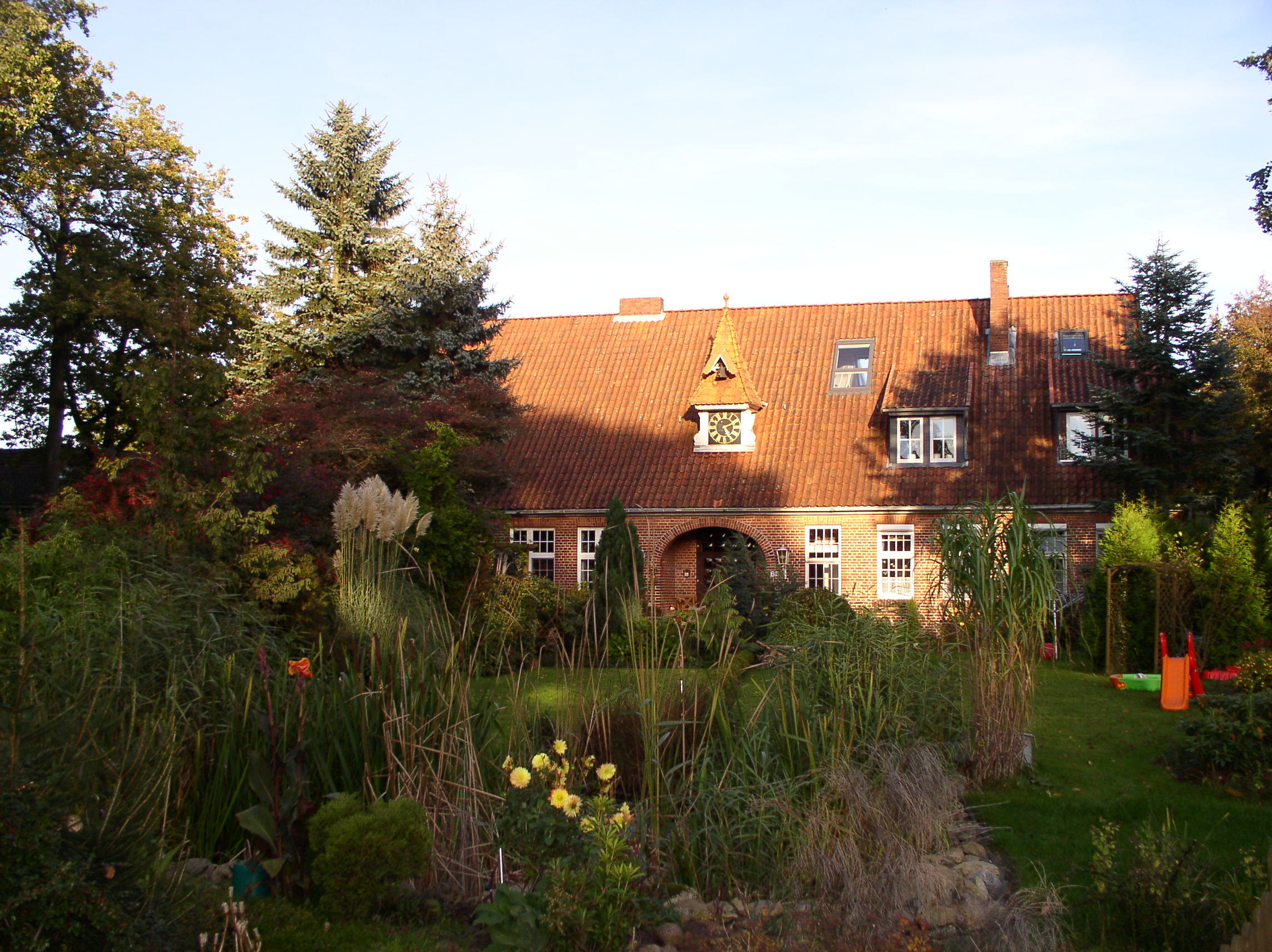 Die ehemalige Schule wird als Privatwohnung genutzt